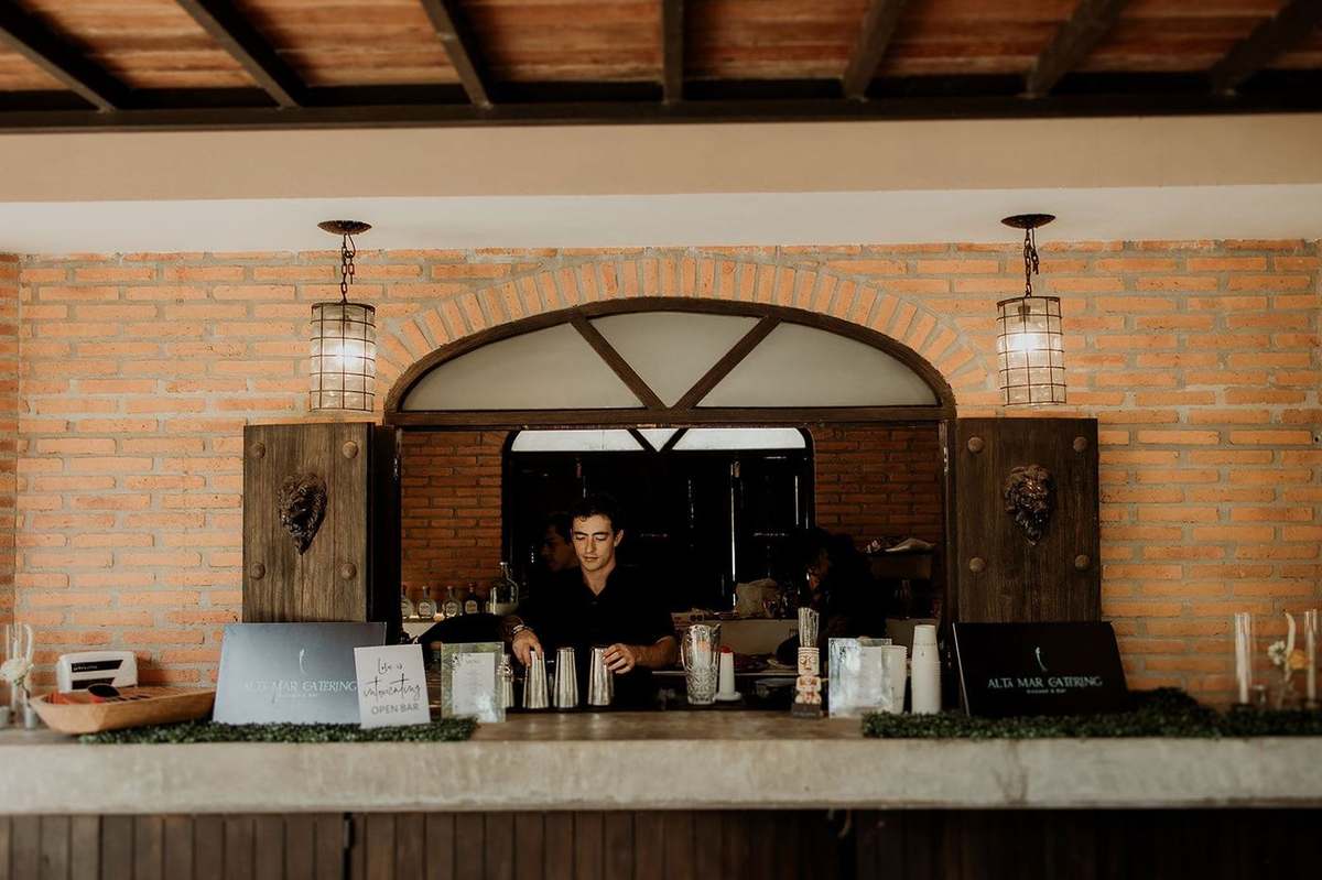 La Cantina open bar