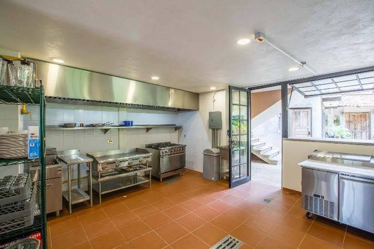 Commercial kitchen